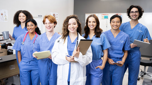 간호조무사(CNA): 보람 있는 커리어와 DMS Care Training Center의 교육 프로그램